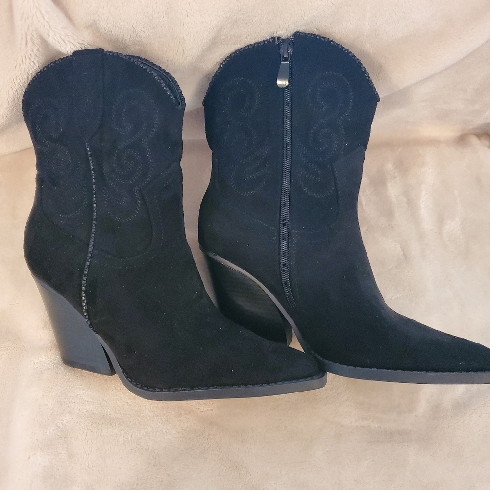Womens Mid-calf Boots